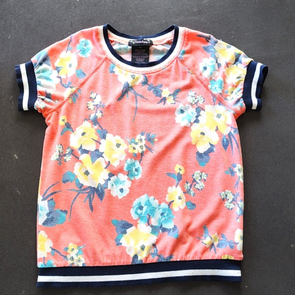 Beautiful Xtraordinary Girls Floral Short Sleeved Top Sz. M